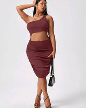 Load image into Gallery viewer, SHOULDER CUT DRESS
