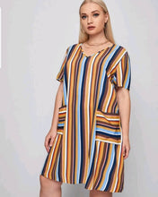 Load image into Gallery viewer, POCKET STRIPED DRESS
